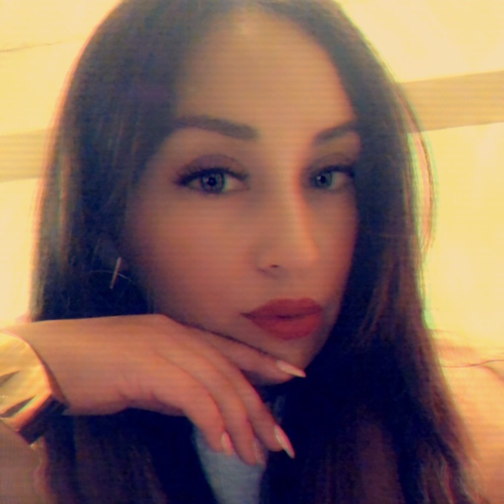 Meet your Posher, Gabriela